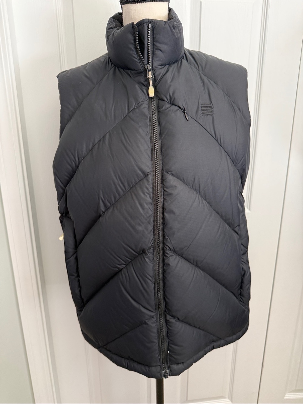 Lands End Black Goose Down Women’s Puffer Vest size Large 14-16